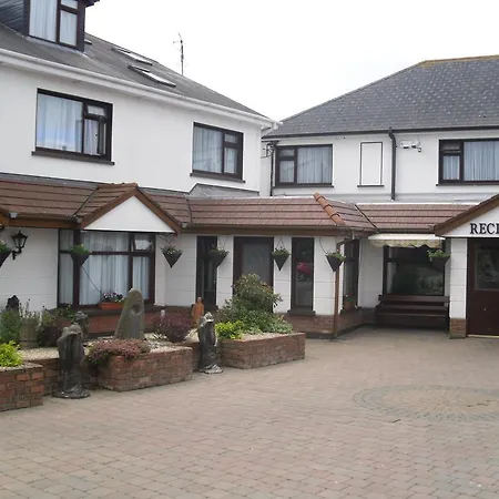 Hotel The Horse And Hound Ballynabola