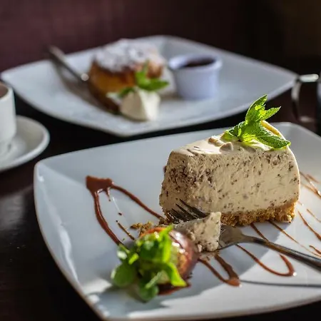 The Horse And Hound Hotel Ballynabola