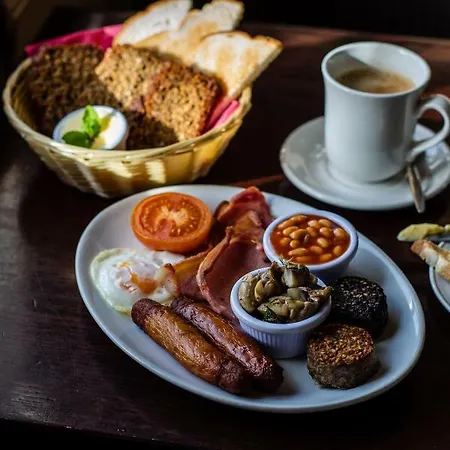 The Horse And Hound 3* Ballynabola